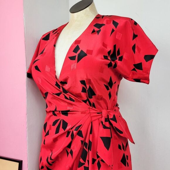 Vintage 80s Red & Black Geometric Print Wrap Dress - Picture 2 of 8